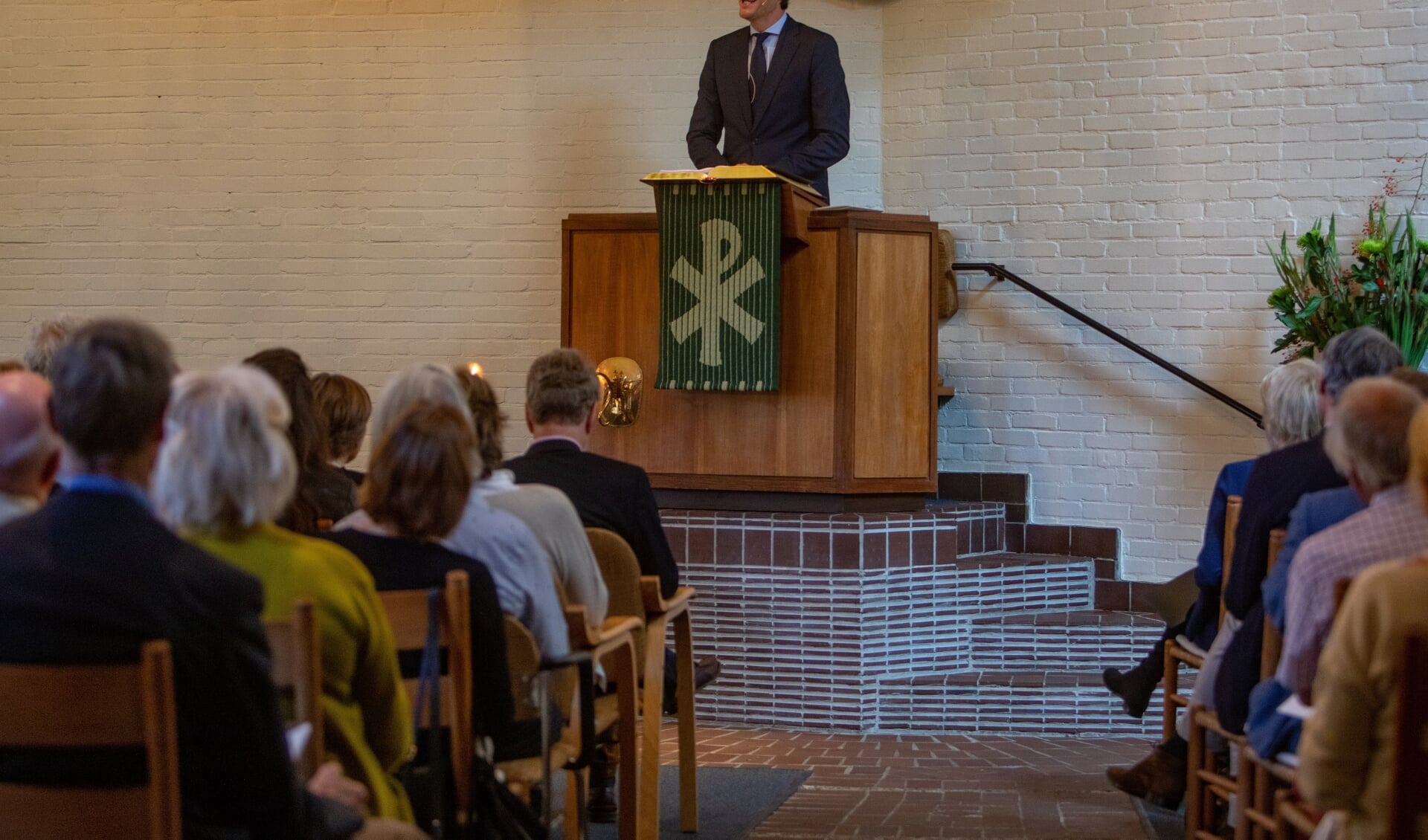 Wopke Hoekstra deed zijn verhaal in zijn eigen kerk in Bussum. 