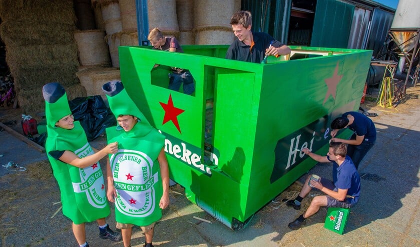 De vrienden Ivan, Olaf, Brent, Thijmen, Roy en Danny zijn er inmiddels helemaal klaar voor.