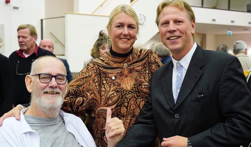 <p>V.l.n.r.: Rob Bruintjes, Ramona Beemsterboer-van Urk Dam en Leon van Urk Dam.</p>