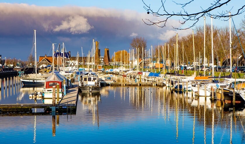De gemeentelijke haven.