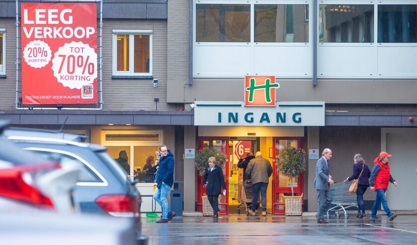 Snel nog even inkopen doen of juist voor het eerst een kijkje nemen; de Hocras-uitverkoop is begonnen.