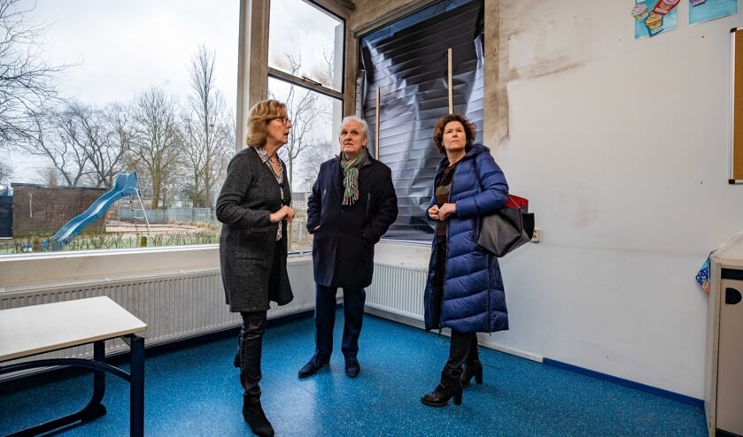 Burgemeester Broertjes en wethouder Annette Wolthers namen begin januari poolshoogte bij de Augustinusschool.