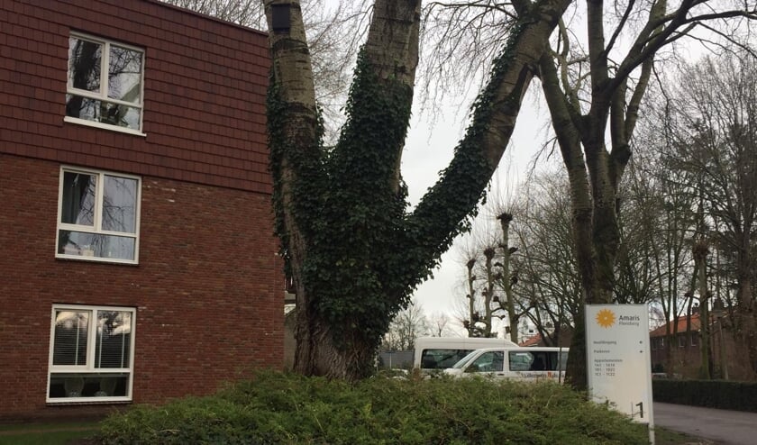Vanaf de buitenkant is er van een brand weinig te zien.