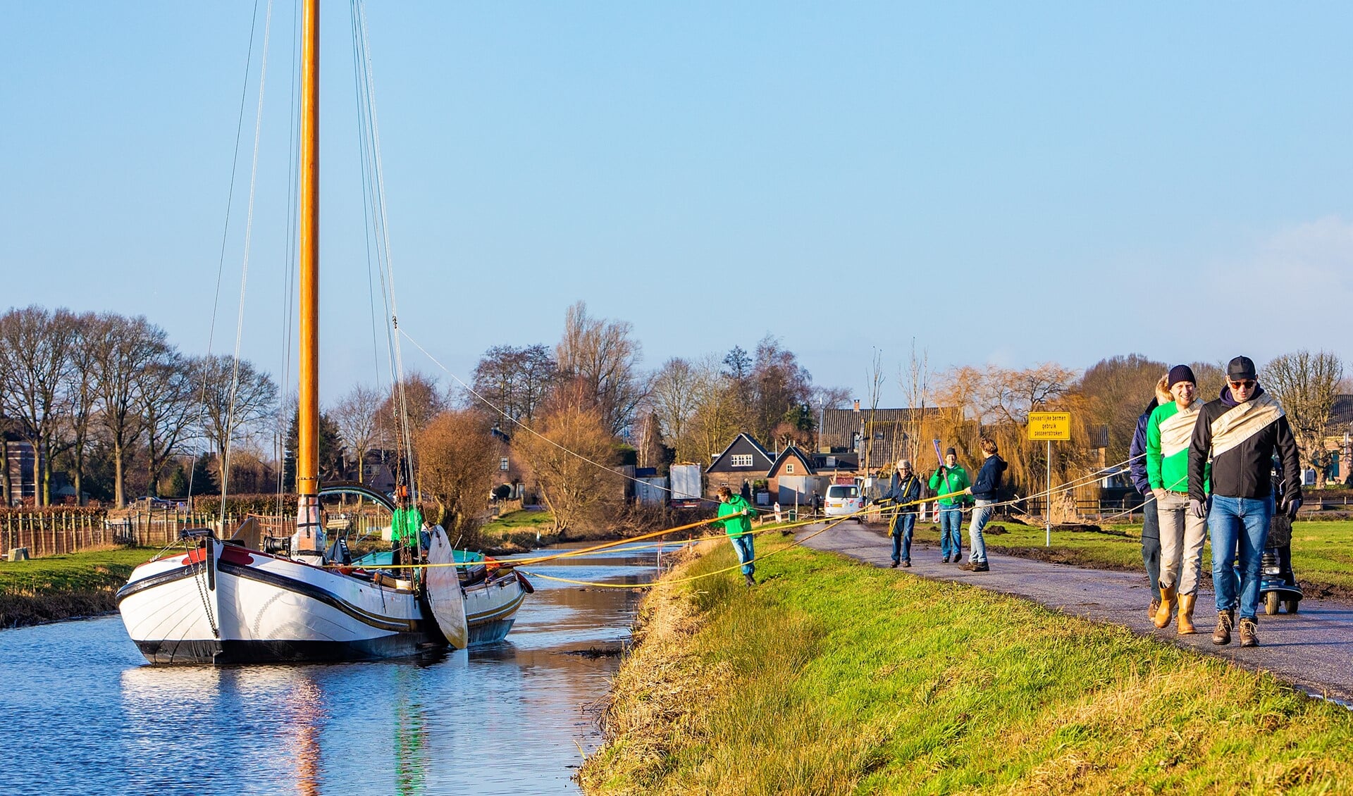 Het jagen van 'de Lut' door de vaart.