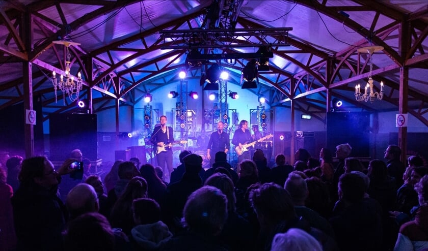 Maandagmiddag was het tijd Rondje Doe Maar in de tent op het Marktplein.