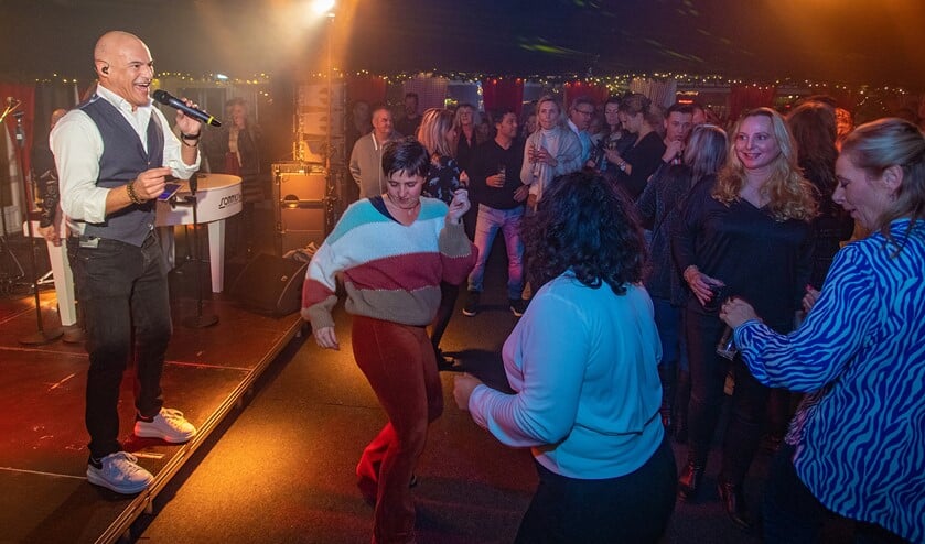 Sonny's Inc. verzorgde het eindfeest op de ijsbaan.