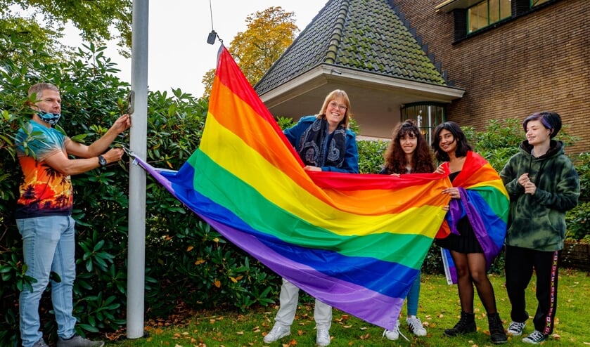 <p>Wethouder Walters vrijdagmorgen bij de Internationale School. </p>