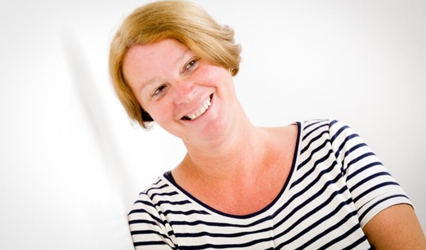 <p>Eveline van Amstel, kleindochter van Jan van Amstel, schreef een boek over haar opa.</p>