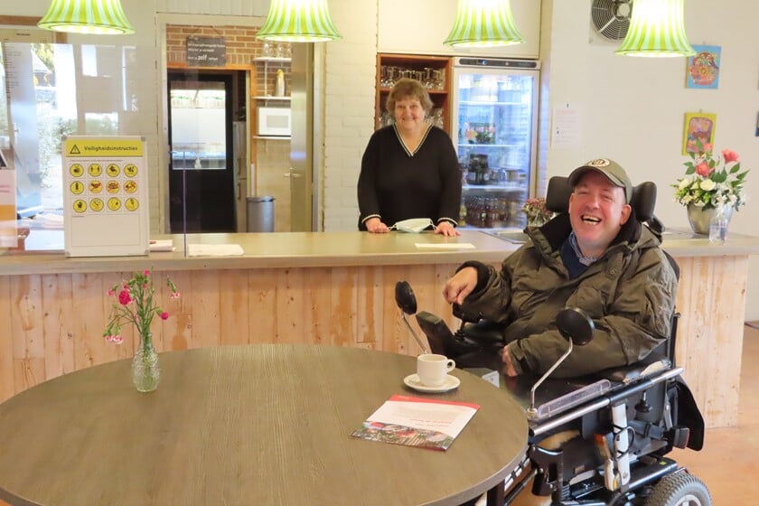 <p>De gezellige ruimte voor koffie in 't Vurônger.</p>