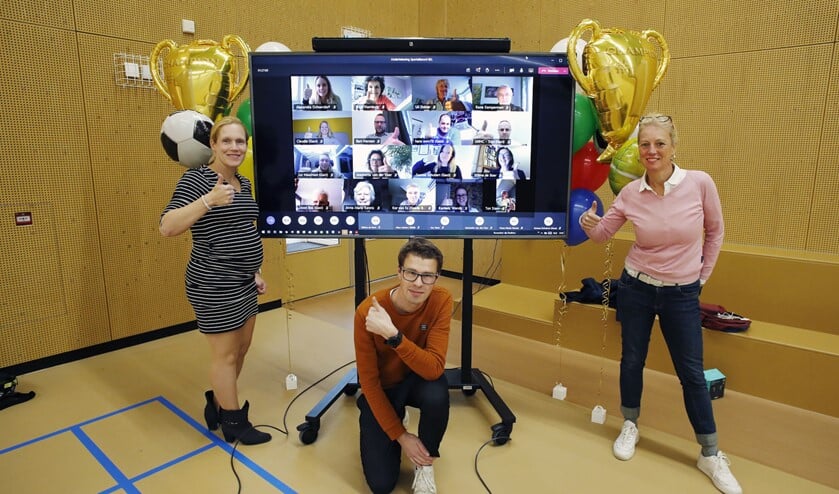 <p>Sportformateur Marieke Pol, rechts op de foto, heeft de afgelopen maanden gewerkt aan het sportakkoord.</p>