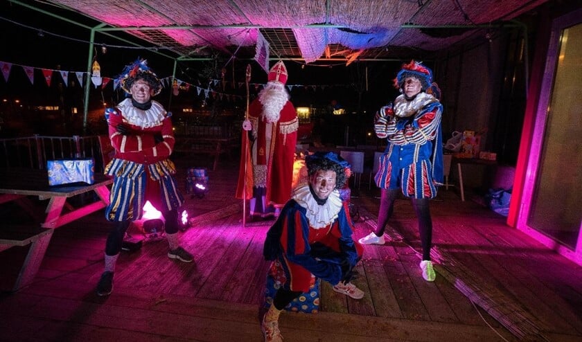 <p>Boyband PietenPlezier nam de clip op in de Krachtcentrale opgenomen.</p>