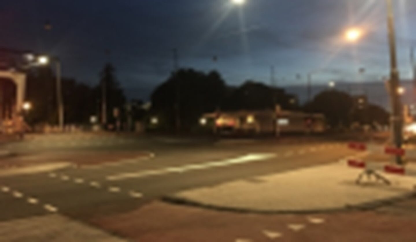 Het slecht verlichte kruispunt.