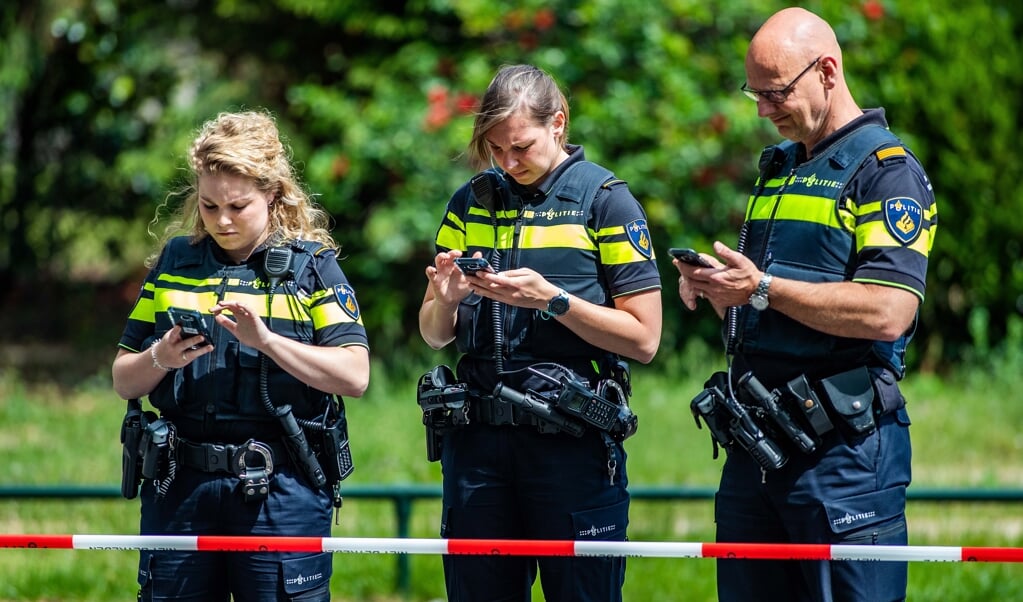 Hilversummer Opgepakt Voor Bedreigen Agent Op Sociale Media - Het ...