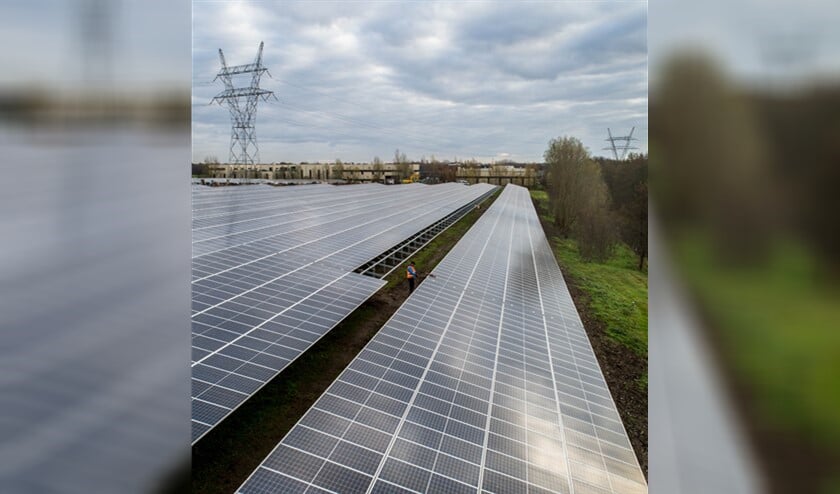 <p>Zonnepark De Boomgaard in ’s-Graveland is recent gerealiseerd door Solarfields, exploitant van zonneparken, en Dunnenbel, de ontwikkelaar van bedrijventerrein De Boomgaard. </p>