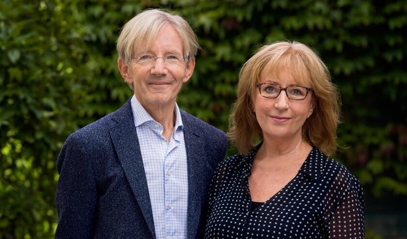 Theo van Stegeren en Vera Keur geven een 'sneak preview' van hun roman.