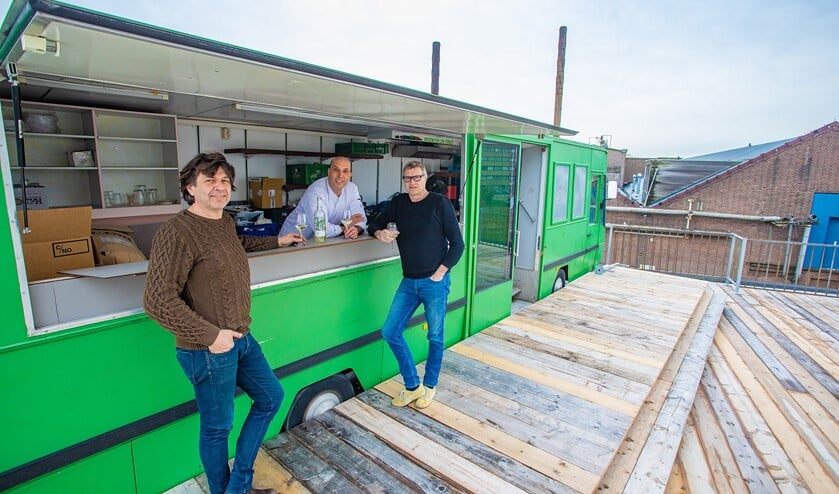 Peter Kos, Tarek Zaouia en Pieter Hogenbirk, de mannen van De Krachtcentrale, op het nieuwe dakterras.