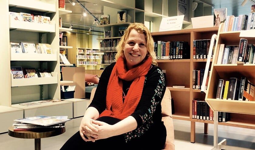 Henriëtte Pluim, coördinator dagelijkse werkzaamheden voor de bibliotheek in het Huis van Eemnes.