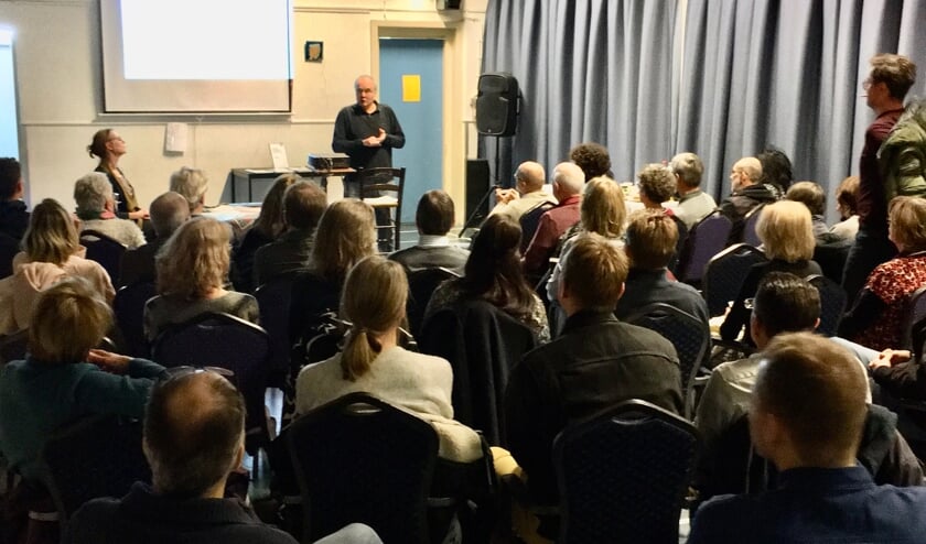 Een goed gevulde zaal in De Geus dinsdag.