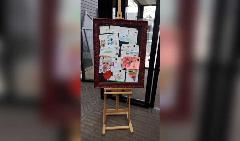 De eerste tekeningen en kaarten hebben al een mooi plekje in De Hogeweyk.