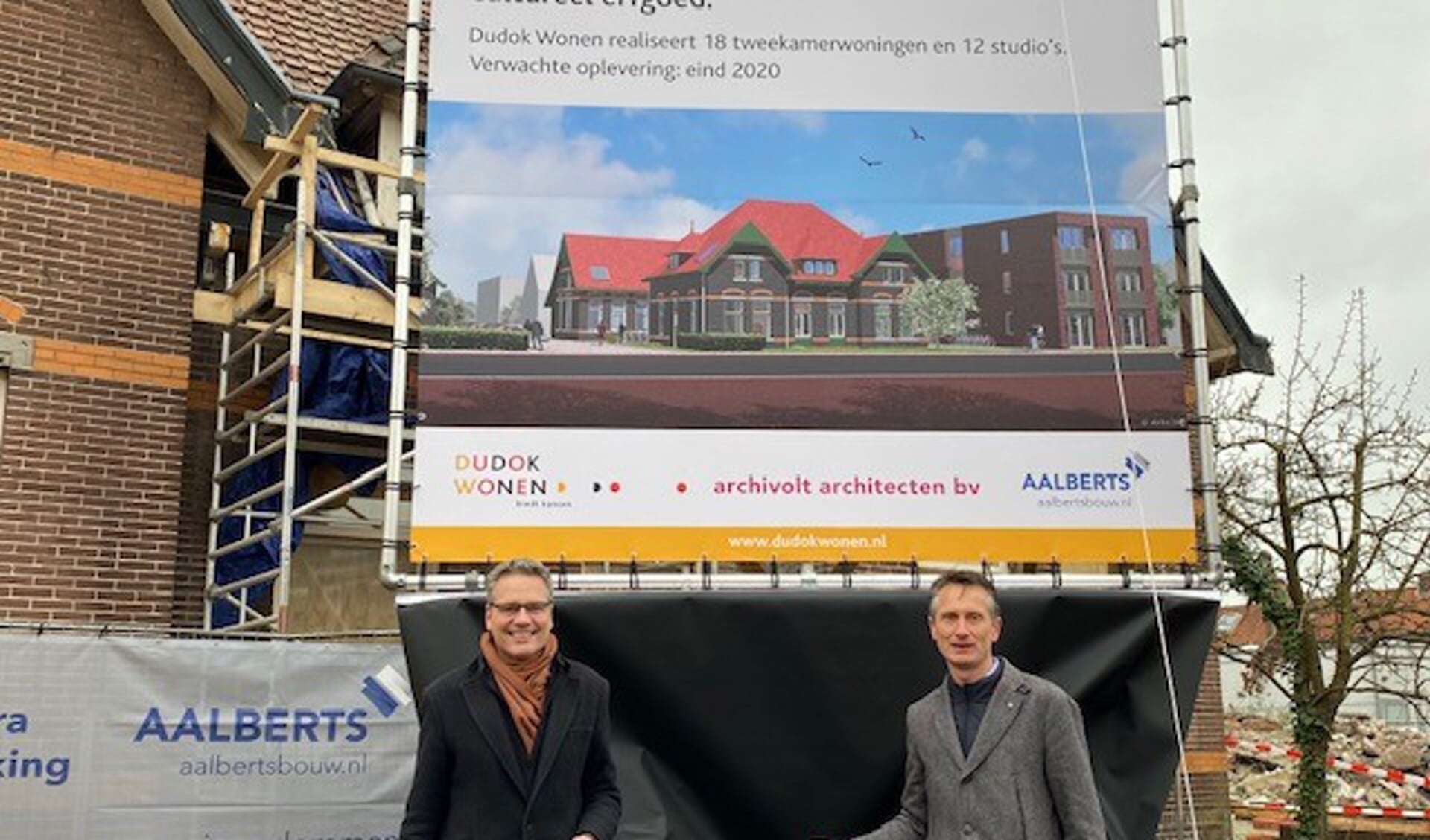 Wethouder Jan Kastje (links) en directeur Harro Zanting van Dudok Wonen.