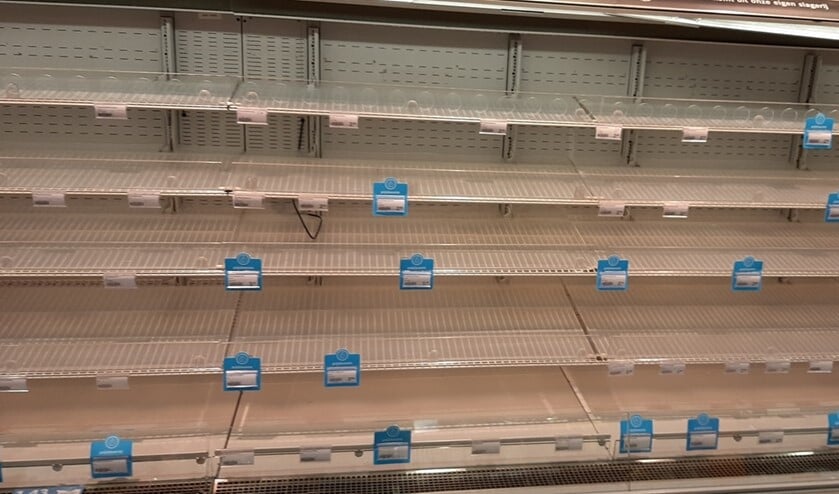 'n Dot ónnoëzel volk begun te hamsteren.