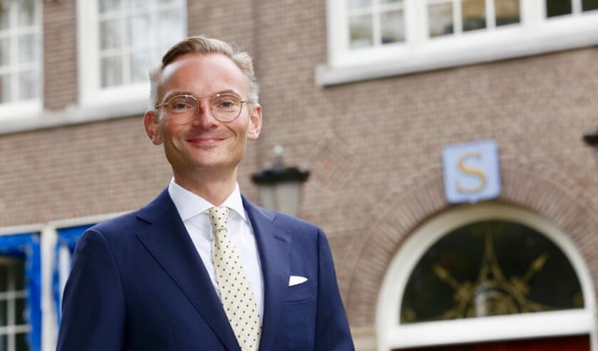 <p>Burgemeester Nanning Mol is 4 november te gast en de Eemnesser burgemeester op 18 november.</p>