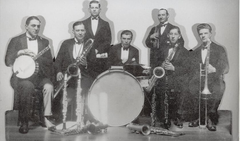 <p>The Ramblers in de tijd van Theo Uden Masman, staand links.</p>