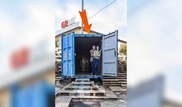 Lucas Mol en zijn partner Sanne Oomen.