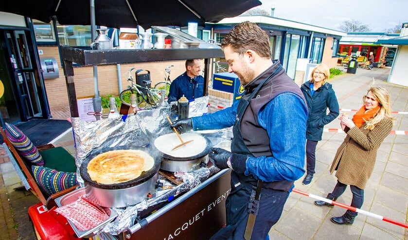 Jean-Jacques verraste de zorgmedewerkers met een crêpe tussen de middag.