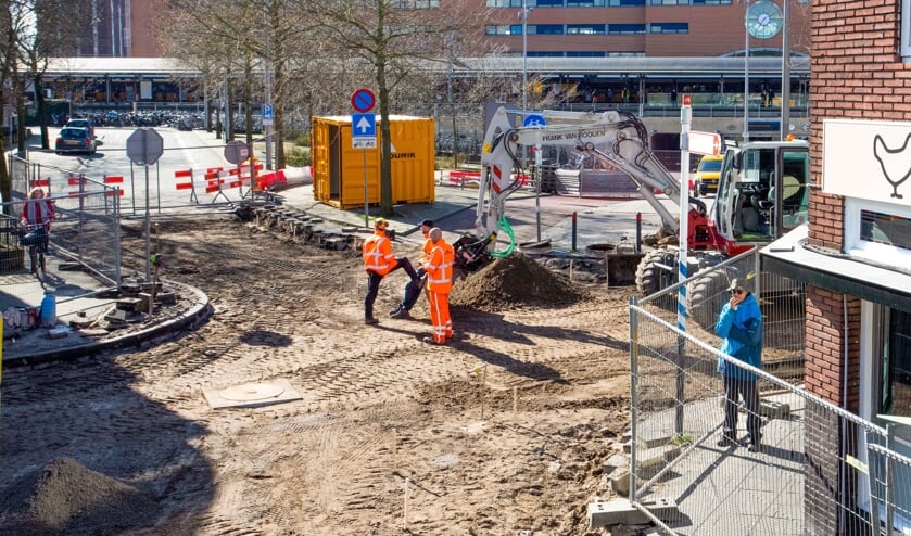 Nu nog een zandbak. Vanaf 24 maart moet er een veiligere kruispunt zijn gerealiseerd.