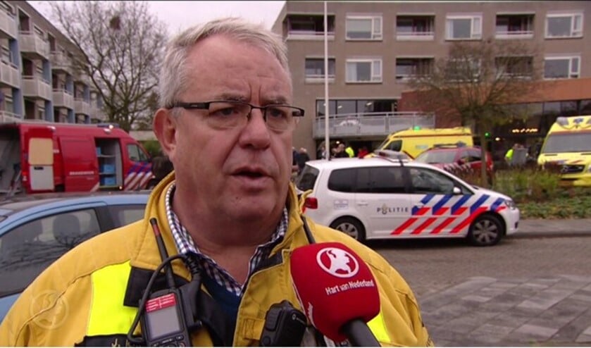Joop Huizing als woordvoerder bij een grote inzet in de regio.