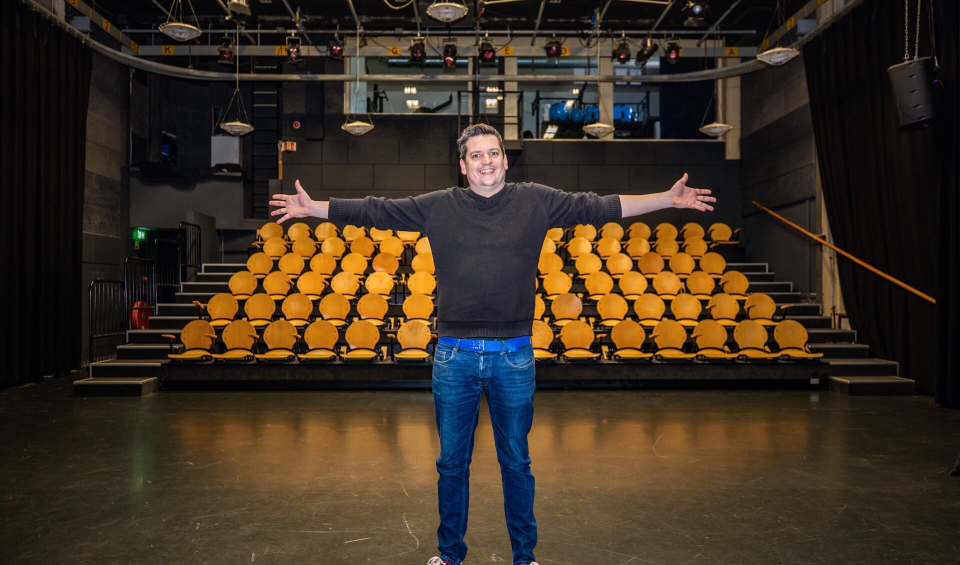 Robbert Jan Proos had snel in de gaten dat de voorstellingen in  Theater Santbergen niet door konden gaan. Foto: © Foto Miché / Bastiaan Miché