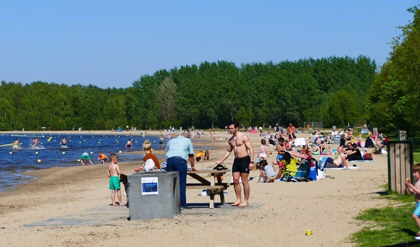 De jongeren gaan polsbandjes uitdelen en krijgen een EHBO basistraining.