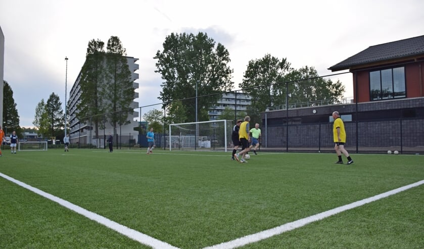 De eerste training van de veteranen na wekenlang niets te kunnen doen.