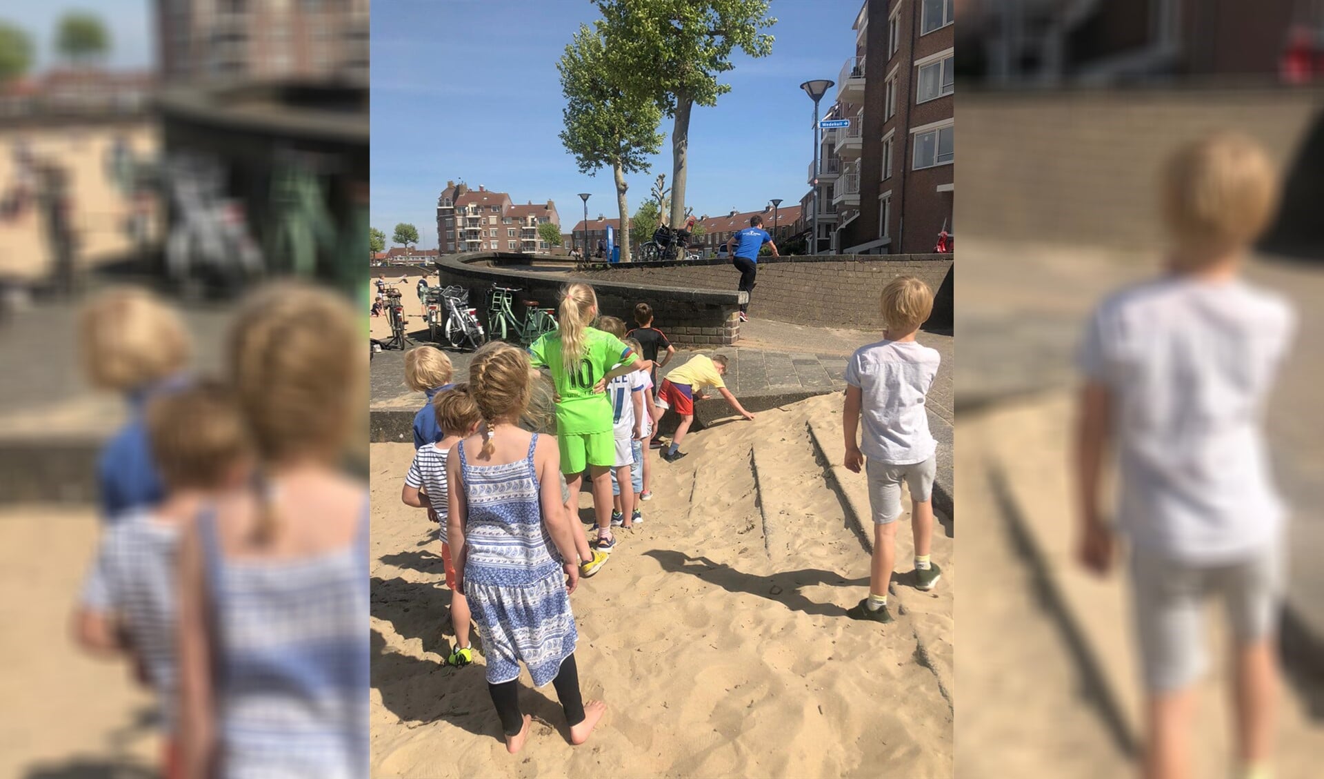 Tientallen kids deden gisteren mee aan Kidz Move op en rond het strand aan de Zomerkade.