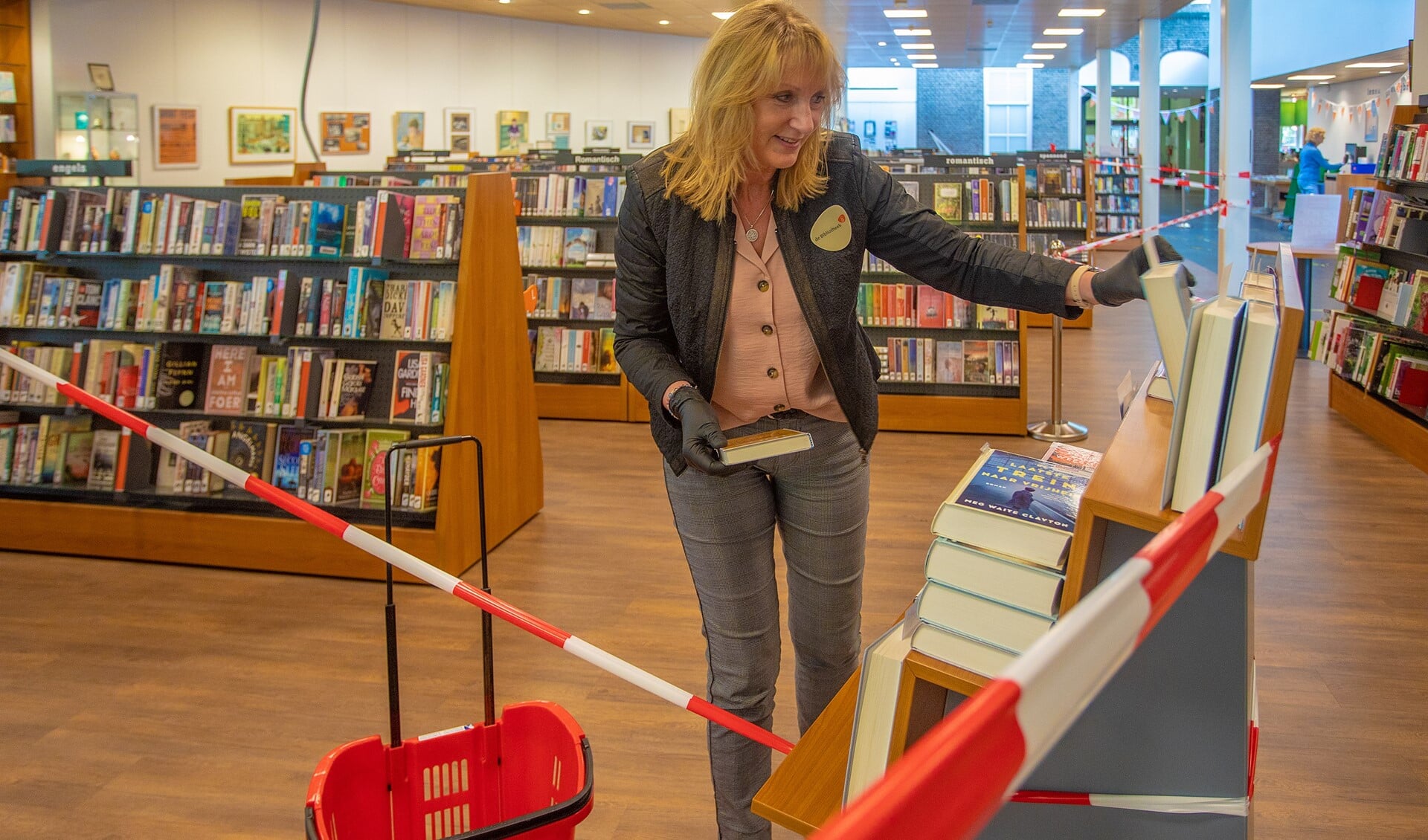 In de bibliotheek in Laren zijn de nodige coronamaatregelen genomen.