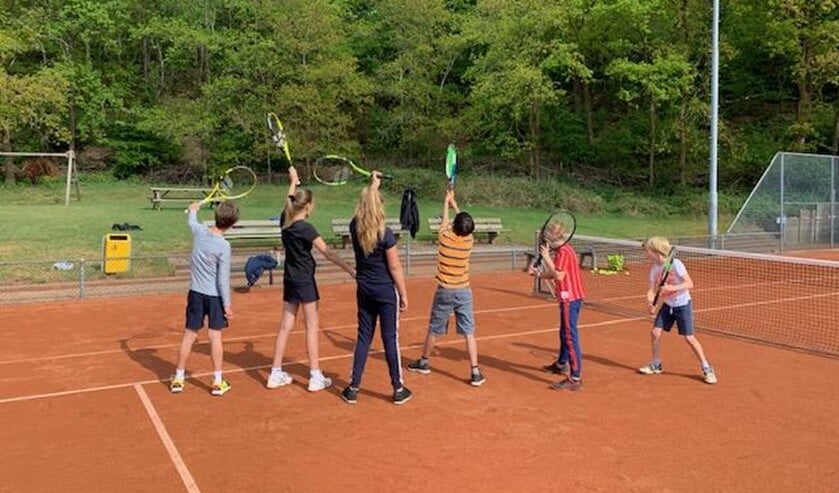 Jeugd mag weer sporten onder strikte voorwaarden.