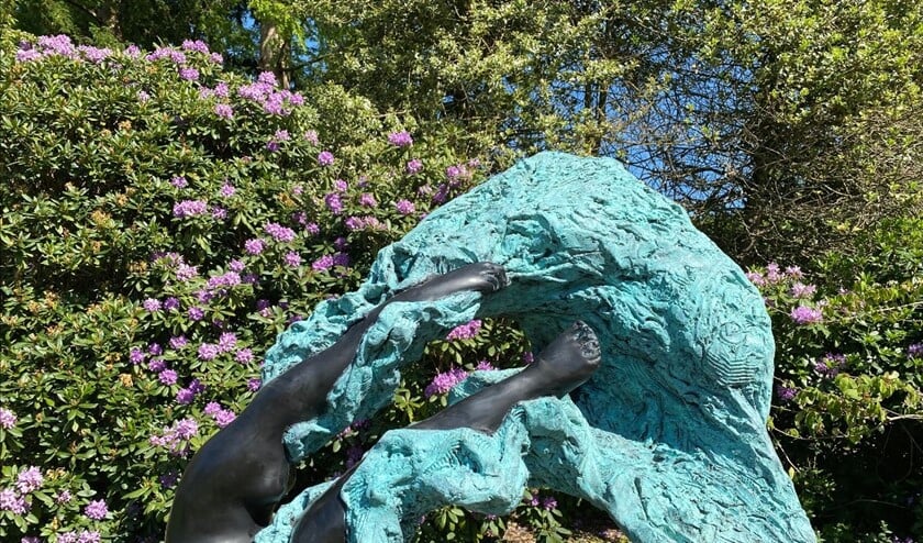 'Windkracht 15' uit een particuliere collectie is een van de beelden van Pépé Grégoire die in de beeldentuin te zien is.