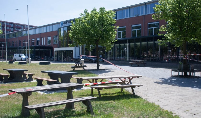 Voorbereidingen voor de lessen op school die volgende week hervat worden.