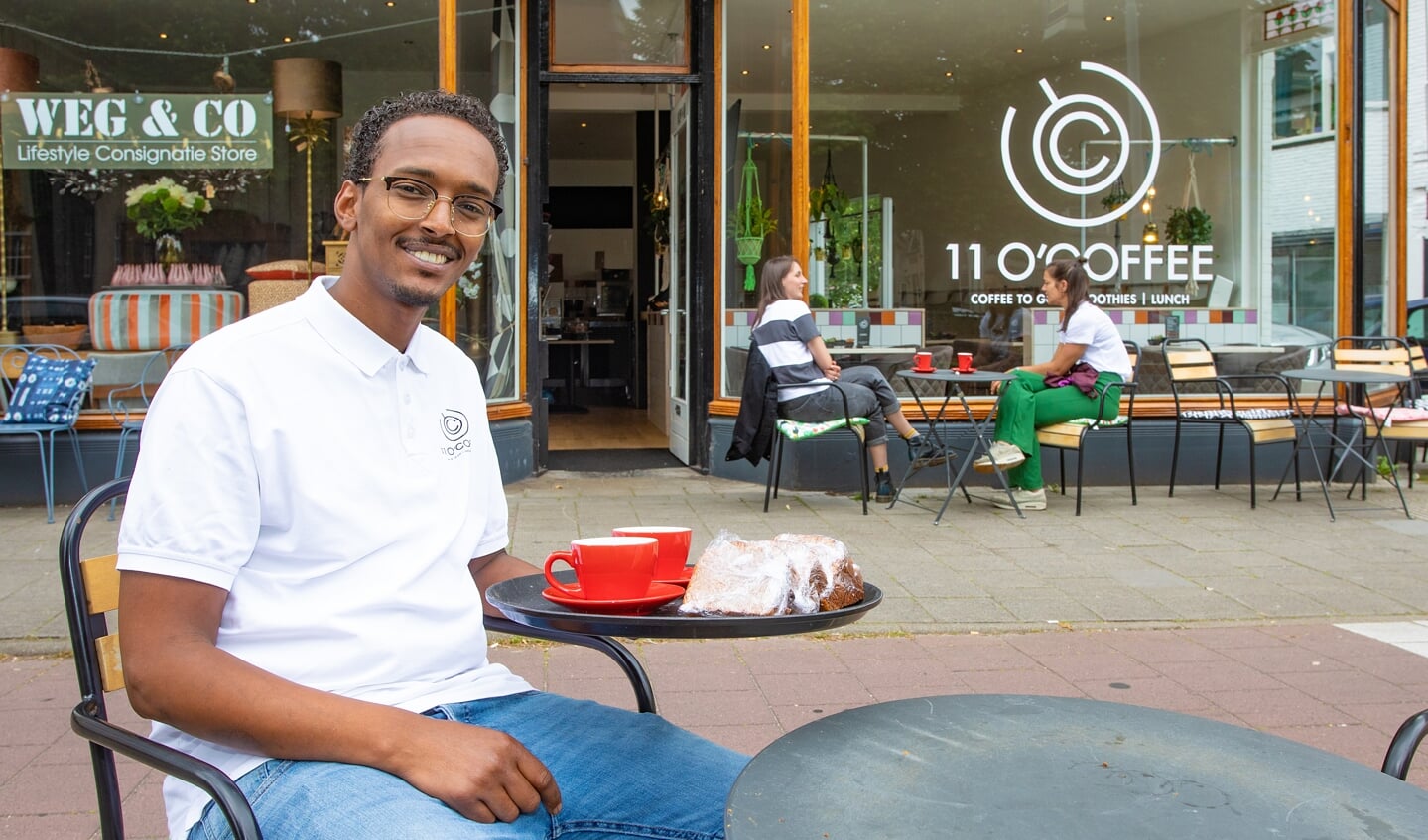 Ahmed Hussein was net twee weken eigenaar van zijn koffiebar toen de coronacrisis roet in het eten gooide.