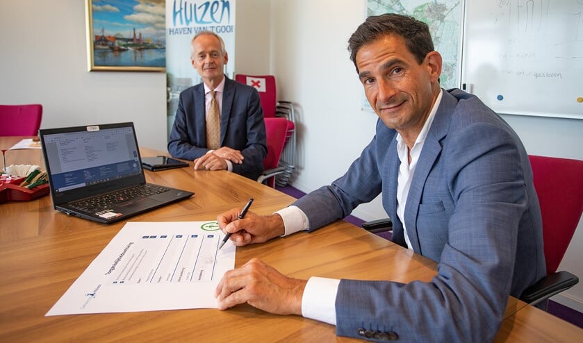 <p>Burgemeester Niek Meijer en wethouder Maarten Hoelscher (l) van participatie zullen iets zeggen tijdens het online congres.</p>