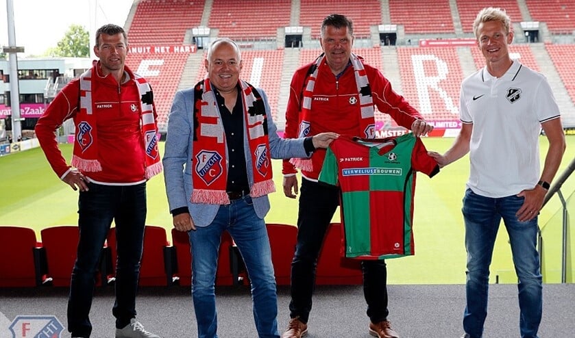 Mark Eijpe, voorzitter Pieter Reijneker, Gijs van Slooten en Bas van den Brink zijn blij met de samenwerking.