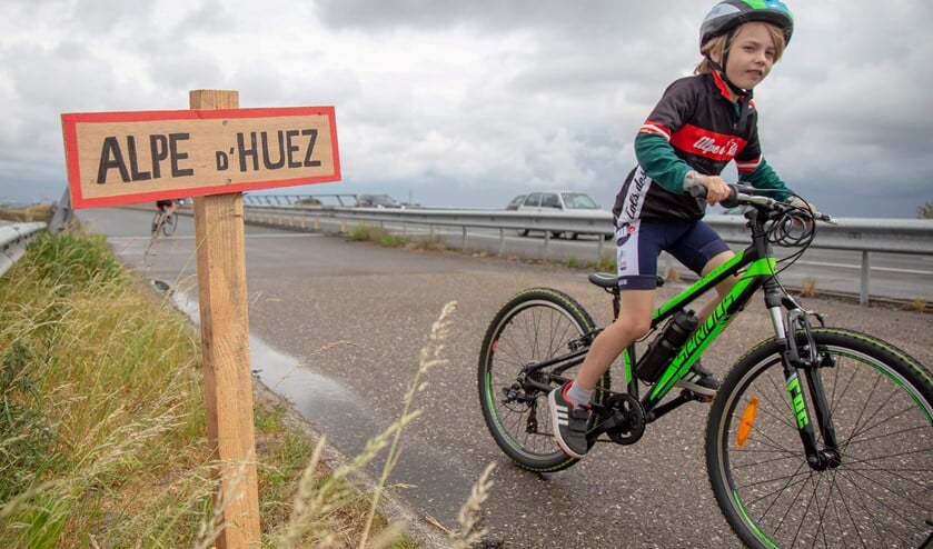 De Stichtse Brug werd 258 keer bedwongen als alternatief voor de Alpe d' Huez.