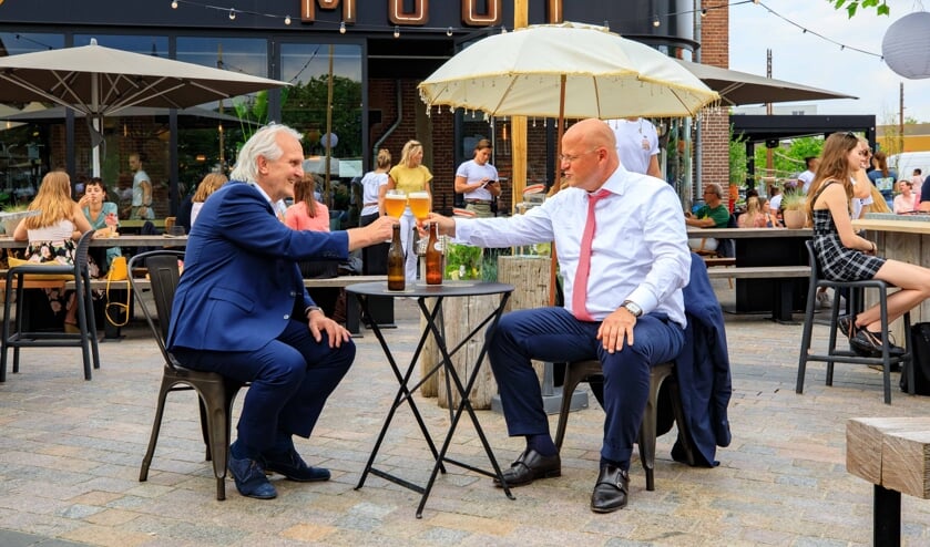 <p>Broertjes vorig jaar zomer met minister Grapperhaus bij Mout. </p>