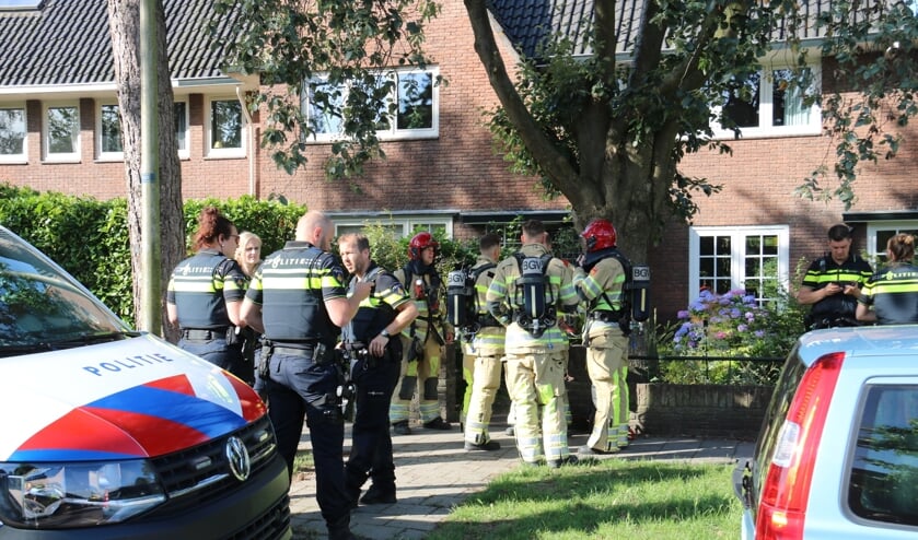 Hulpdiensten bij de woning in de Lothariuslaan in Bussum