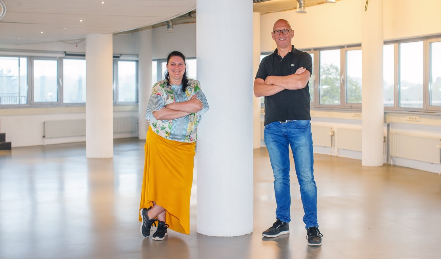 Hilversummers Jacqueline van Oostveen en Leon de Weerd zetten hun schouders onder het project Tante Jans.