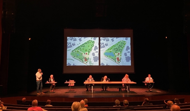 Larens Behoud sprak afgelopen zaterdag over het Brinkplan met haar leden in het theater van Singer Laren.