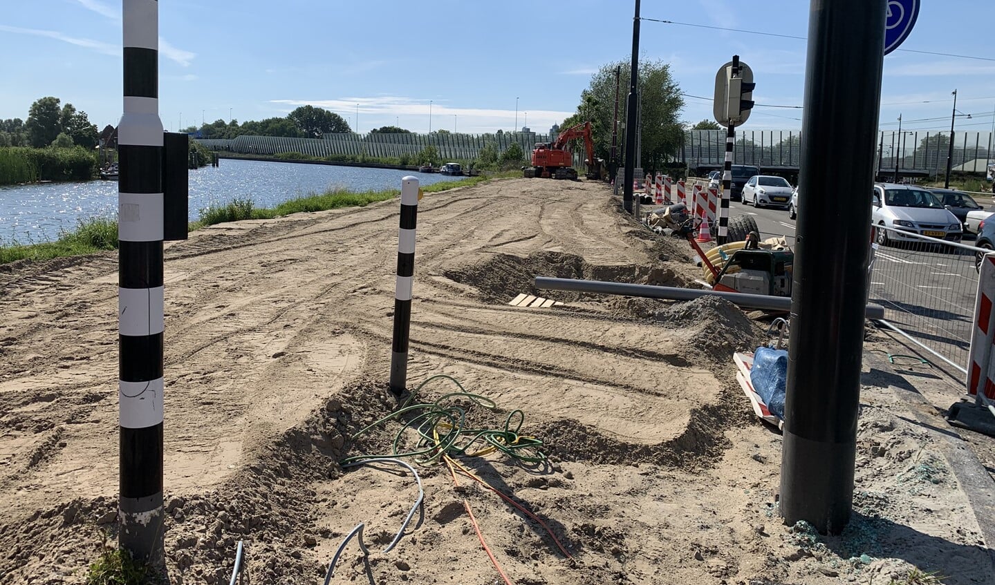 Er wordt gewerkt aan de Hartveldseweg.