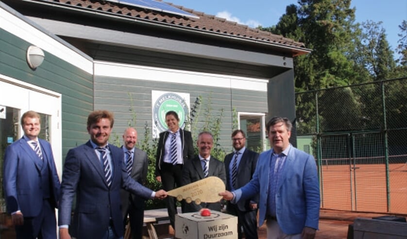 <p>Met een druk op de knop nam de tennisclub de zonne-installatie officieel in gebruik.</p>