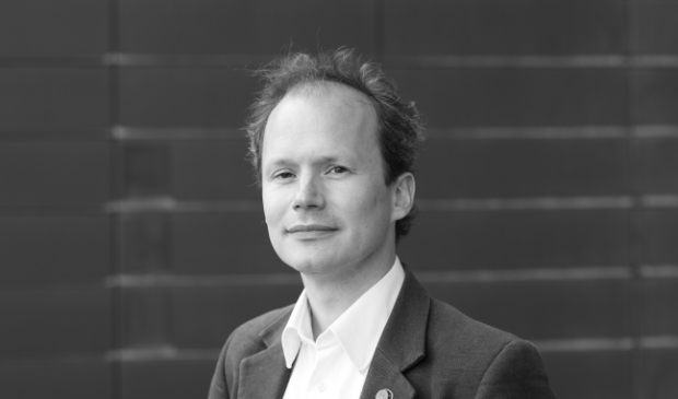 <p>Pianist Lodewijk Crommelin verzorgt deze keer het concert.</p>